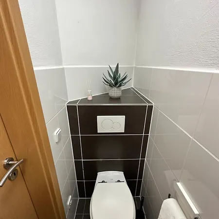 아파트 100m2 5 Min Zum Gemuetlich Und Ruhig 모네시